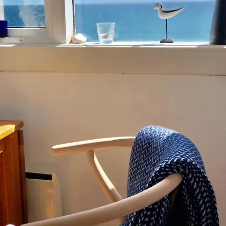 The Lighthouse Деревянный коттедж Борре